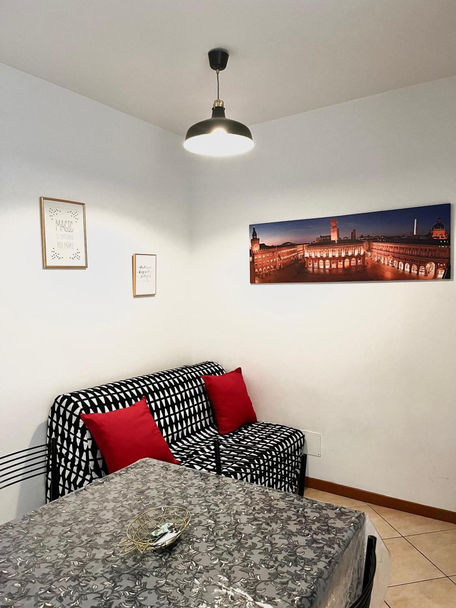 Maison Paradiso Hygge House Apartment Bologna Bagian luar foto
